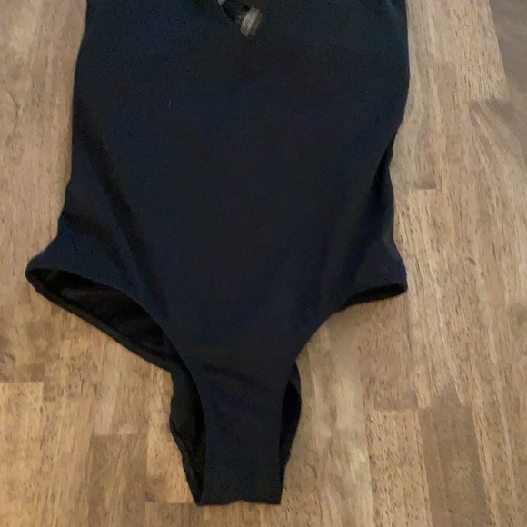 NWT JustFab beautiful black one piece lightly padded bathing suit. - Picture 4 of 10